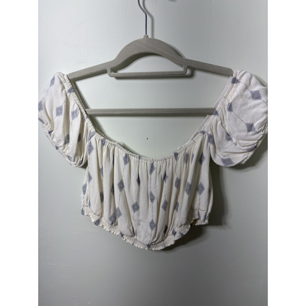 Dress Forum Off-Shoulder Crop Top Size Medium · Boho style.